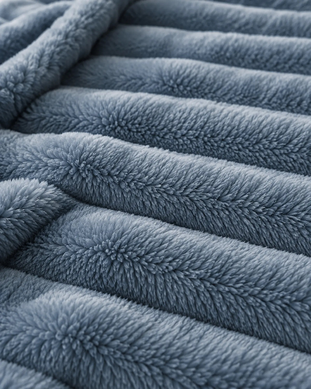 The Cherish Company — ArdoToasty™ Oversized Plush Fleece Blanket in Blue