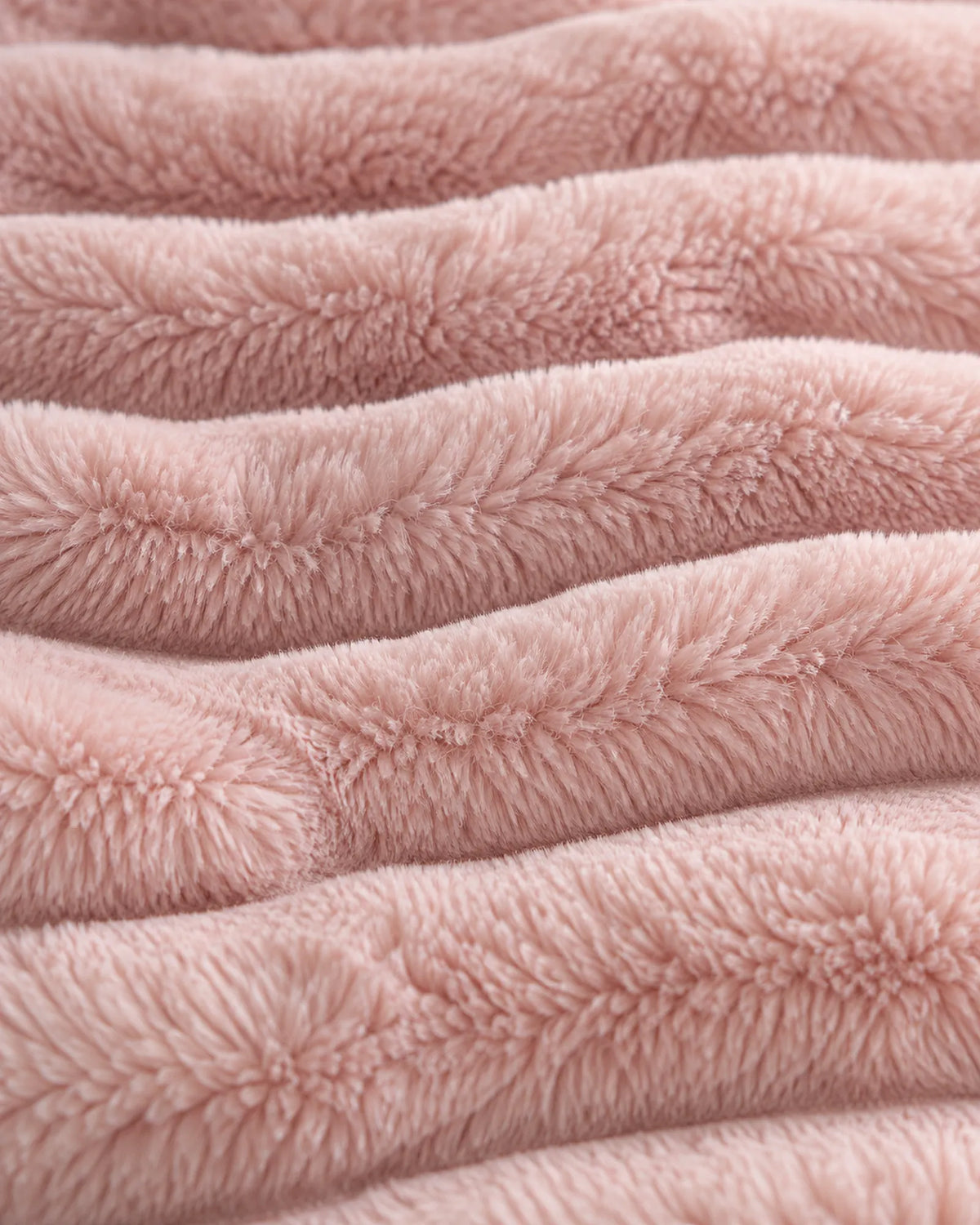 The Cherish Company — ArdoToasty™ Oversized Plush Fleece Blanket in Pink