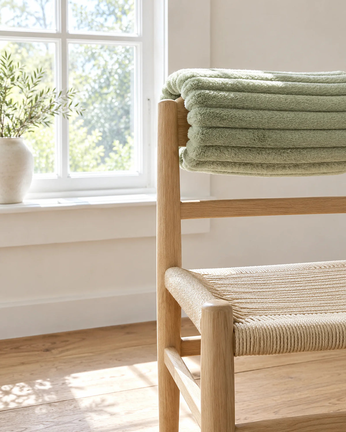 The Cherish Company — ArdoToasty™ Oversized Plush Fleece Blanket in Green