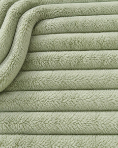 The Cherish Company — ArdoToasty™ Oversized Plush Fleece Blanket in Green