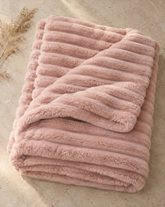 The Cherish Company — ArdoToasty™ Oversized Plush Fleece Blanket in Pink